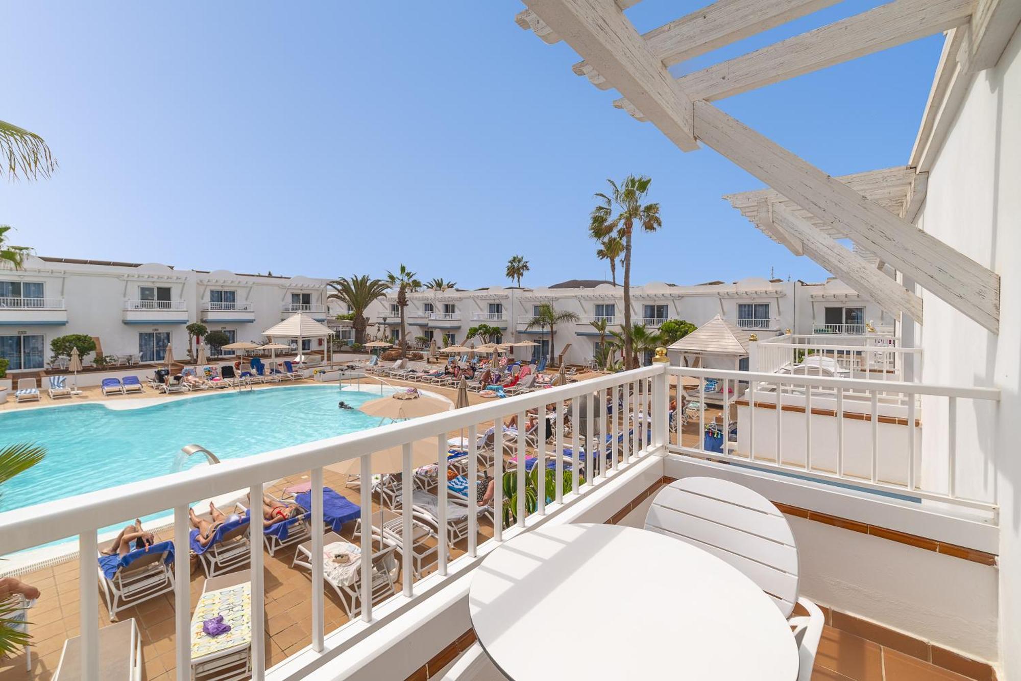 Appartamento con Vista Piscina